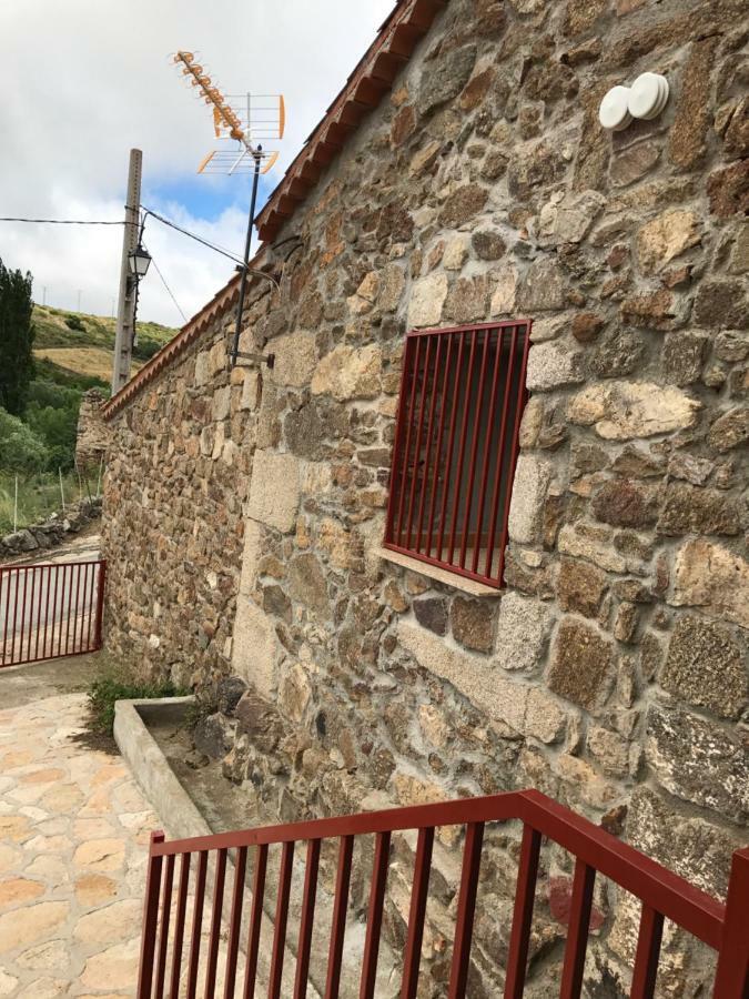 Casa Sierra De Gredos Guest House Navasequilla Luaran gambar